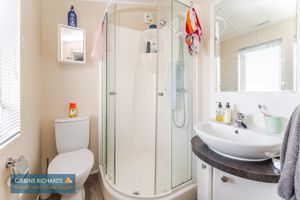 En-suite- click for photo gallery